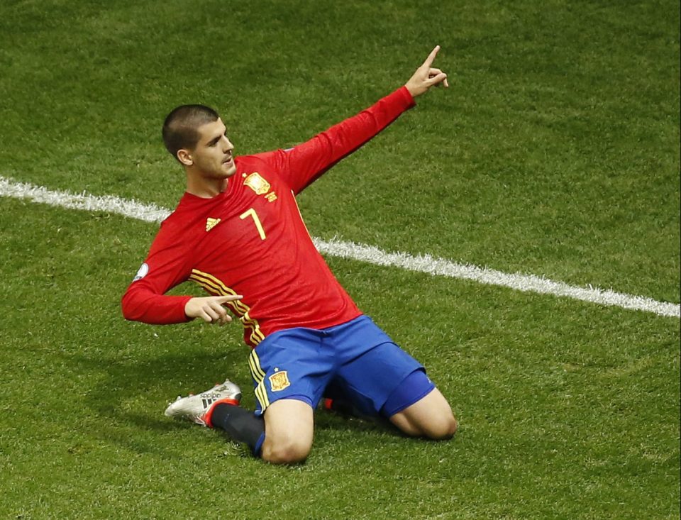 Football Soccer - Spain v Turkey - EURO 2016 - Group D - Stade de Nice, Nice, France - 17/6/16 Spain's Alvaro Morata celebrates after scoring their first goal REUTERS/Eric Gaillard Livepic