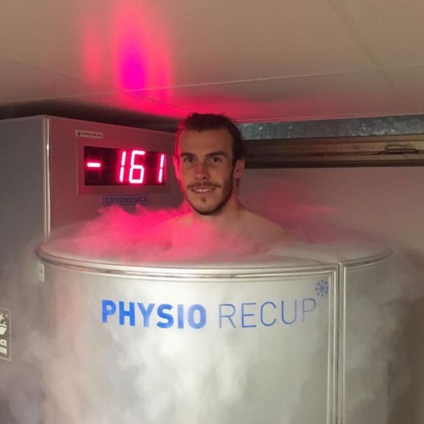 Gareth Bale cools down in sub-zero temperatures before Euro 2016 group stage finale