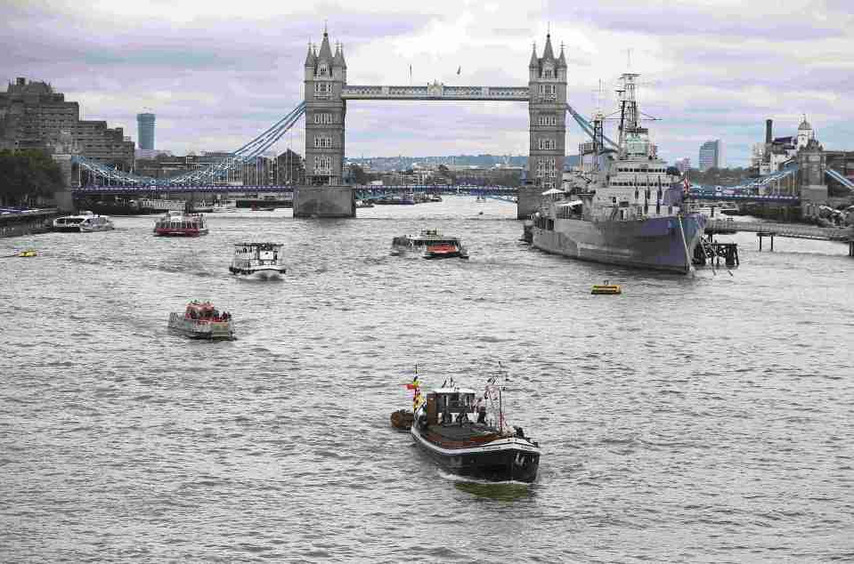  Friends from Jo Cox's houseboat community have joined a flotilla up to Westminster in her memory