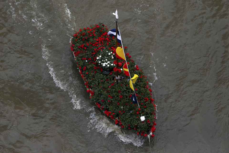  Yorkshire Rose, a boat filled with flowers in memory of murdered Labour Party MP Jo Cox