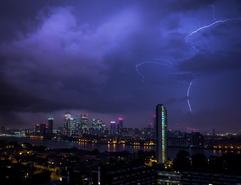  Lightning storms over London continued through the night