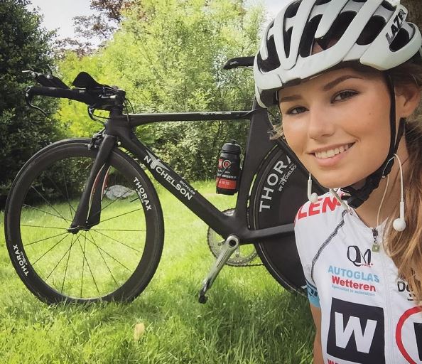  She is a member of the Autoglas Wetteren cycling team