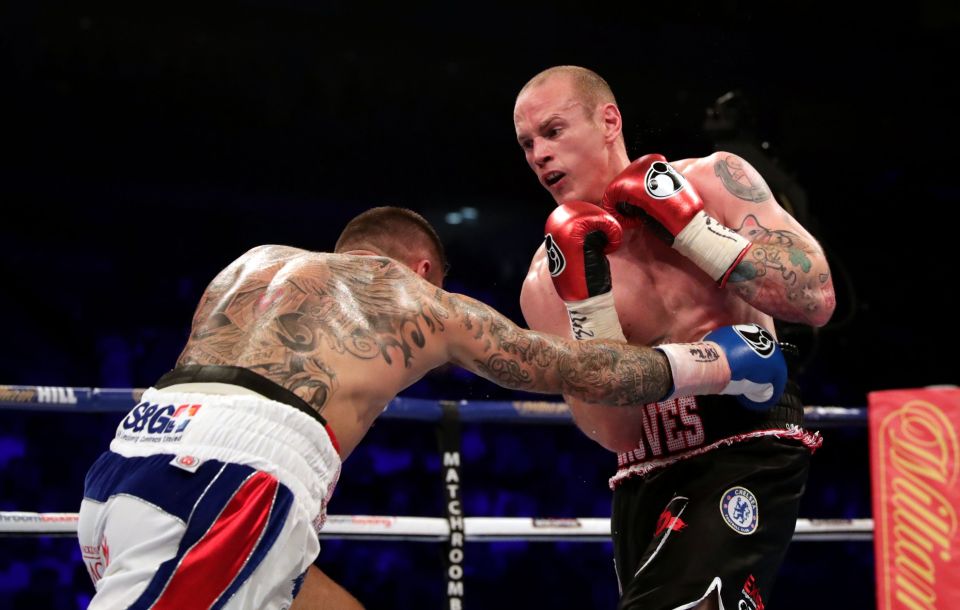  George Groves beat Martin Murray by unanimous decision at the O2 Arena