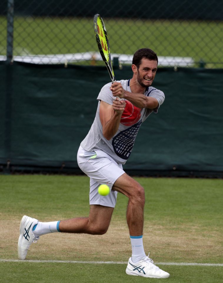  James Ward gets in the groove ahead of his first-round clash with Djokovic