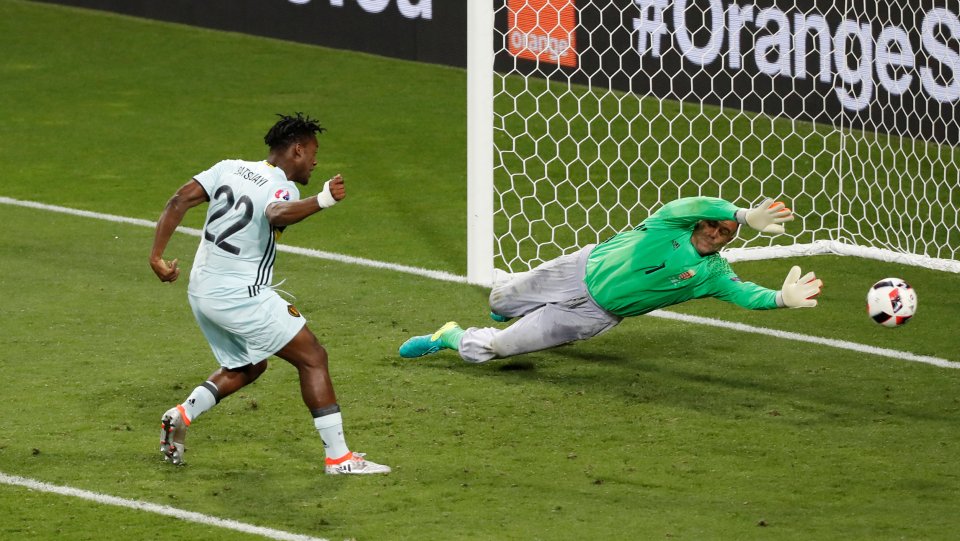  Batshuayi scored seconds after coming on in Belgium's win over Hungary