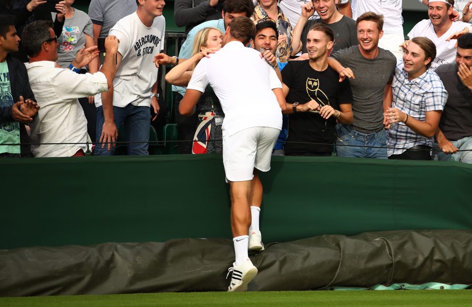  Willis celebrates with his girlfriend after an epic first-round victory