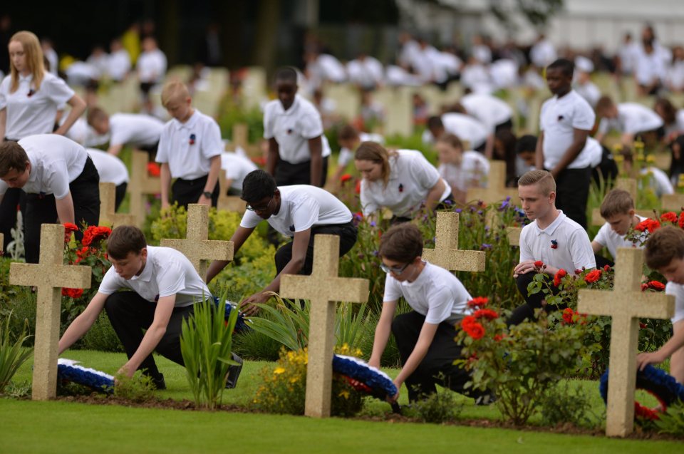  Children from both Britain and France lay the beautiful wreaths at the graves