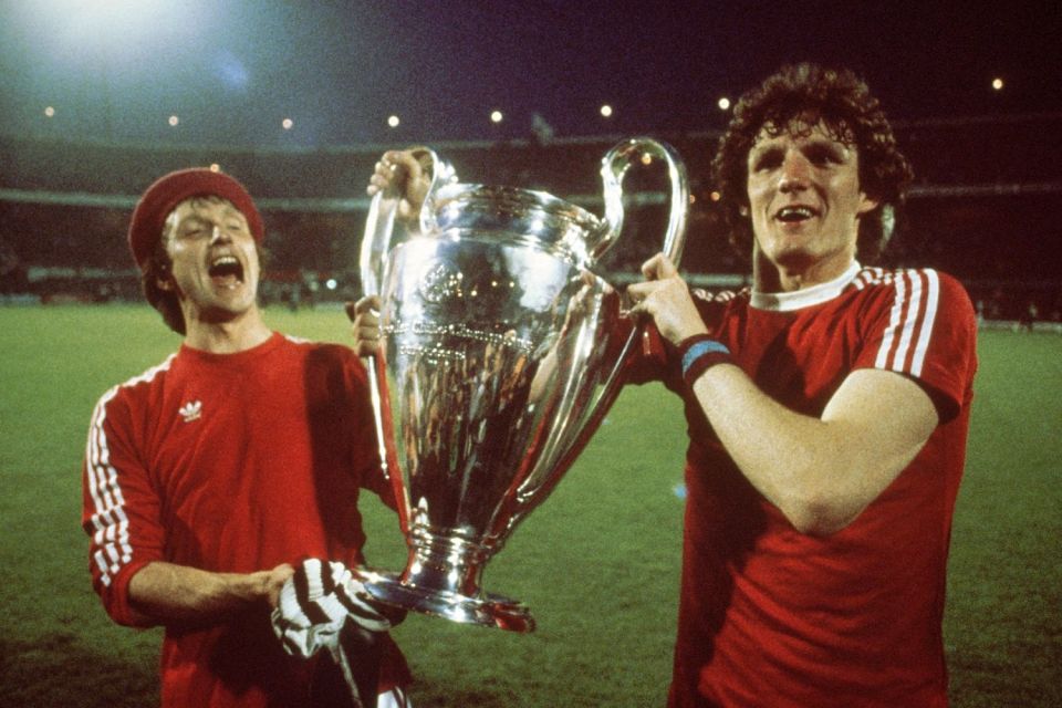  Tony Morely and Allan Evans show off Aston Villa's European Cup in Rotterdam