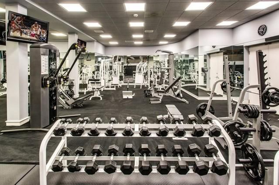  Michael Jordan's Chiacgo home has a huge fully equipped gym