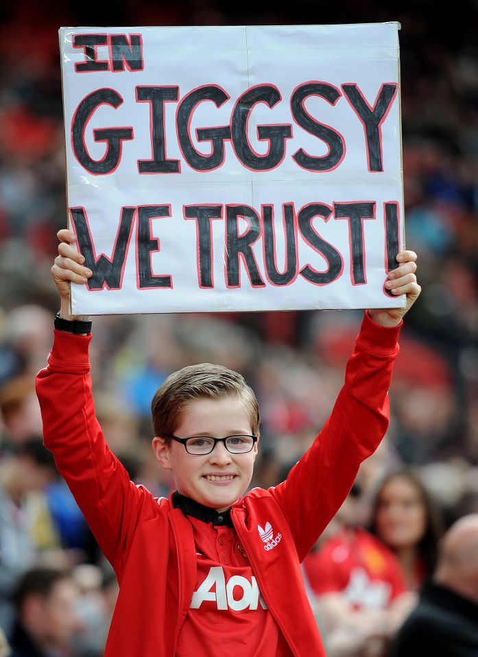  Ryan Giggs thanked the Man United faithful for their unstinting support