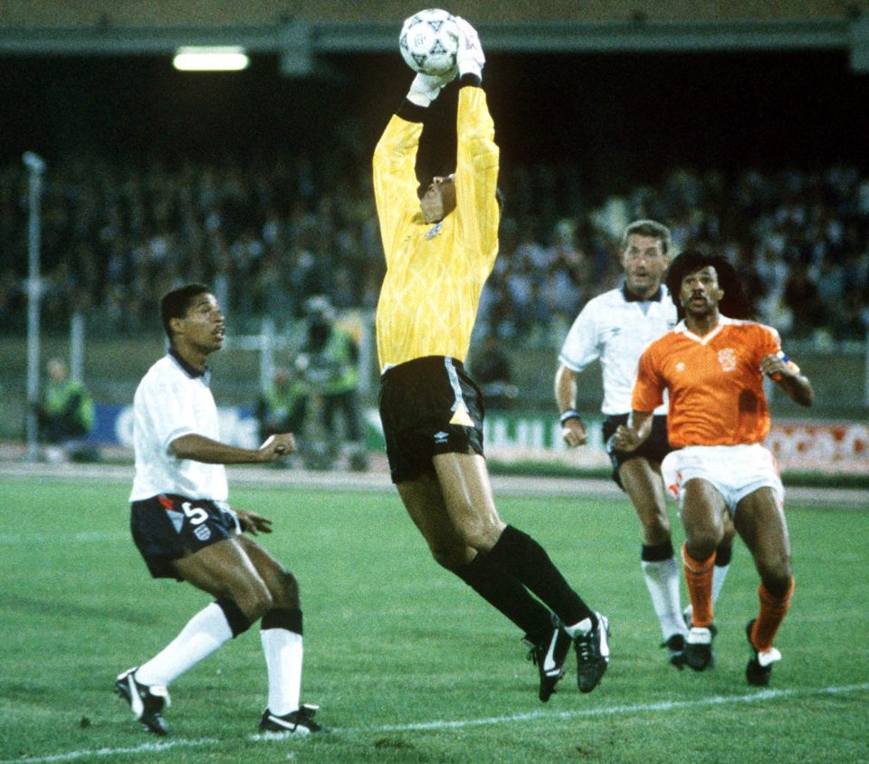  Peter Shilton won 125 caps for England between 1975-90