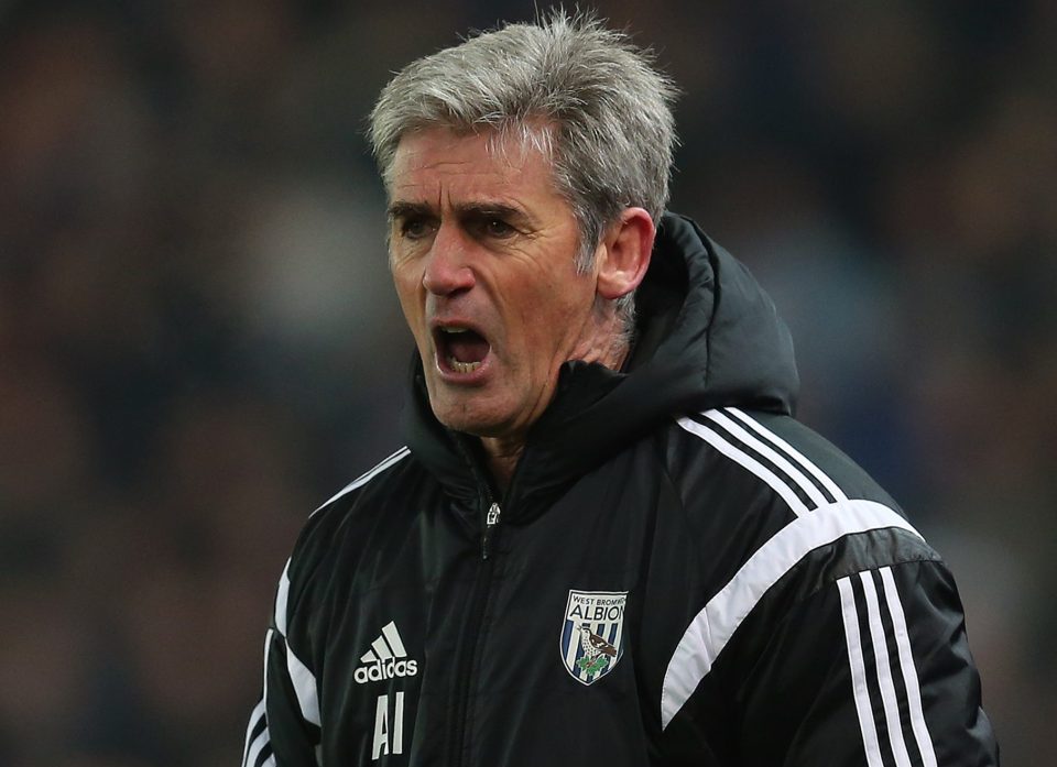 STOKE ON TRENT, ENGLAND - DECEMBER 28: West Bromwich Albion manager Alan Irvine shouts instructions from the touchline during the Barclays Premier League match between Stoke City and West Bromwich Albion on December 28, 2014 in Stoke on Trent, England. (Photo by Chris Brunskill/Getty Images)