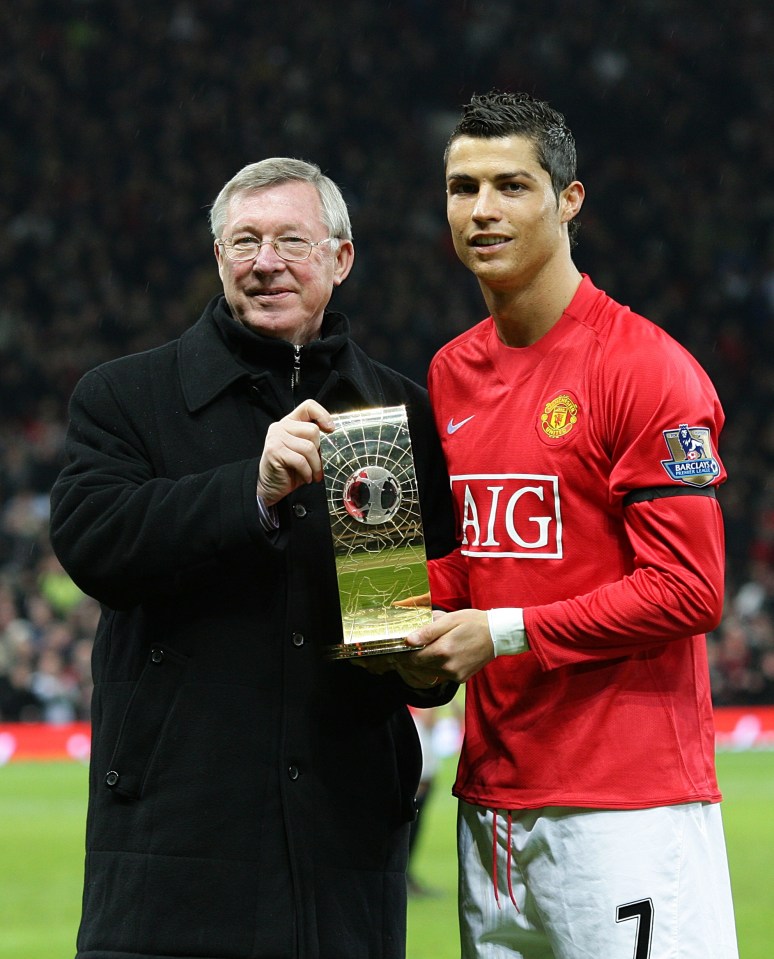 File photo dated 14-01-2009 of Manchester United's Cristiano Ronaldo poses along side manager Alex Ferguson with his FIFA World Player of the Year award PRESS ASSOCIATION Photo. Issue date: Tuesday September 22, 2015. Sir Alex Ferguson signed a contract with Manchester United in 2010 that ensured he would receive a higher salary than any of his players, the Scot has revealed in his latest book. "Ryan Giggs is eventually going to be a great manager - he has intelligence, presence and knowledge," said Ferguson, who describes Giggs, Paul Scholes, Eric Cantona and Cristiano Ronaldo as the only four truly world-class players he managed at United. See PA story SOCCER Ferguson. Photo credit should read Martin Rickett/PA Wire.