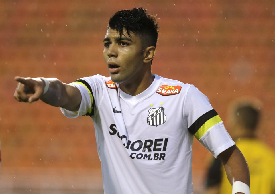  Gabriel Barbosa told fans he would decide on his future soon