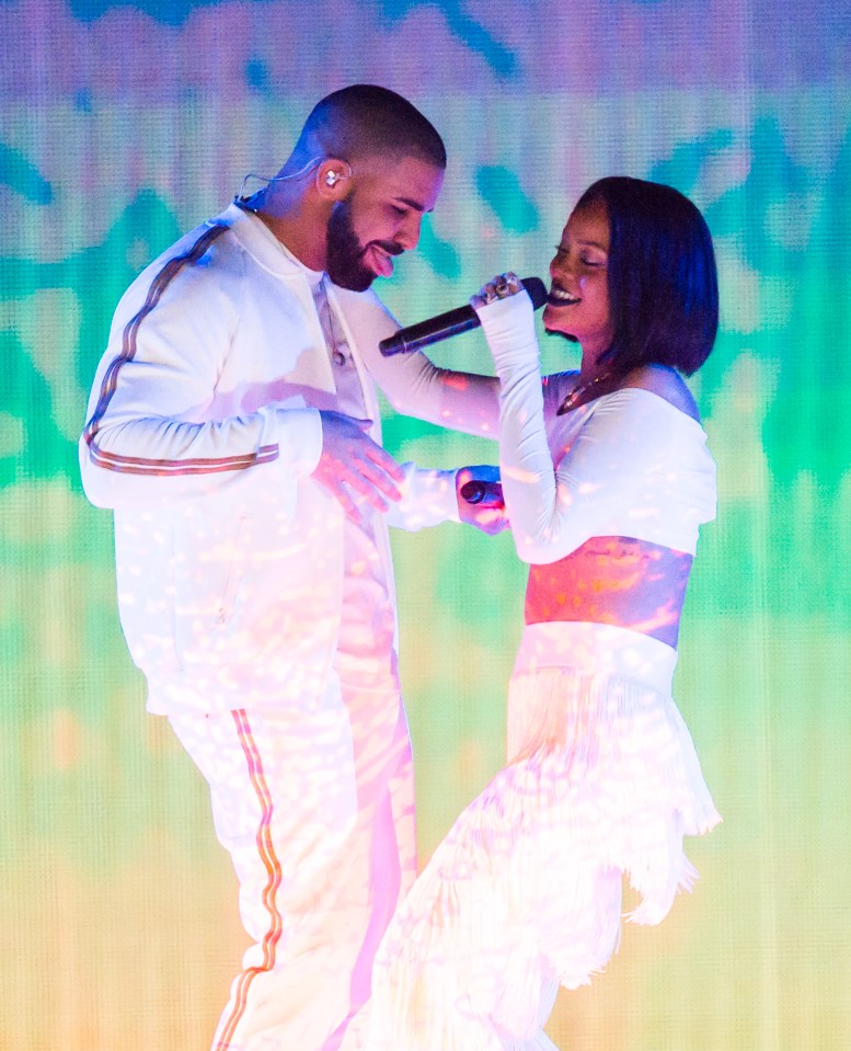  The newly reunited Drake and Rihanna performing together at the Brit Awards 2016