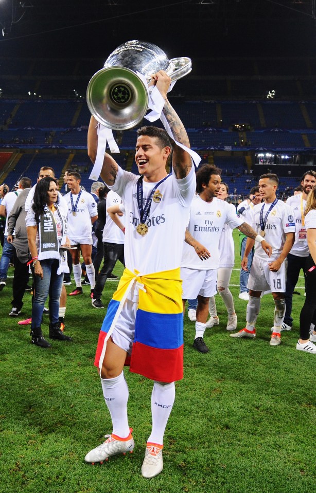 MILAN, ITALY - MAY 28: James Rodriguez of Real Madrid celebrates with the trophy after the UEFA Champions League Final between Real Madrid and Club Atletico de Madrid at Stadio Giuseppe Meazza on May 28, 2016 in Milan, Italy. (Photo by Denis Doyle - UEFA/UEFA via Getty Images)