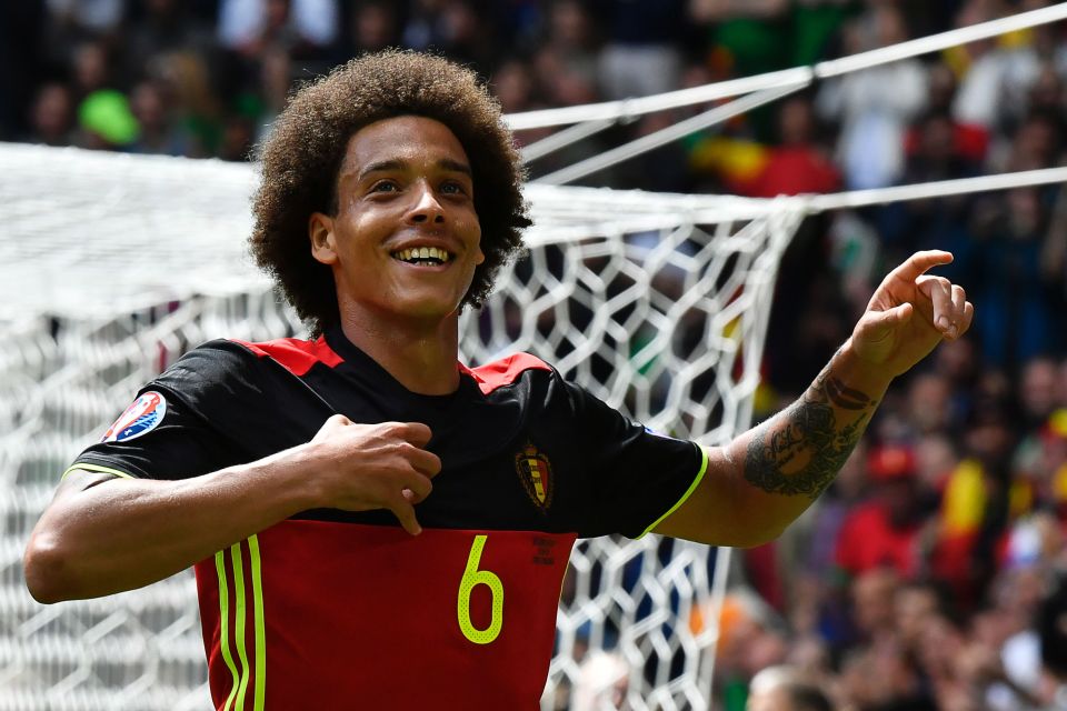  Belgium midfielder Witsel celebrates scoring in the Group E clash in Bordeaux