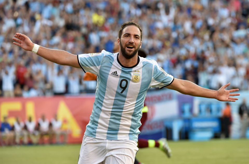 Argentina's Gonzalo Higuain celebrates after scoring against Venezuela during the Copa America Centenario football quarterfinal match in Foxborough, Massachusetts, United States, on June 18, 2016. / AFP PHOTO / Nelson ALMEIDANELSON ALMEIDA/AFP/Getty Images