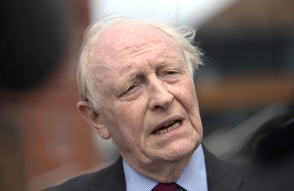  Neil Kinnock's speech to Labour MPs calling on Corbyn to resign was met with rapturous applause