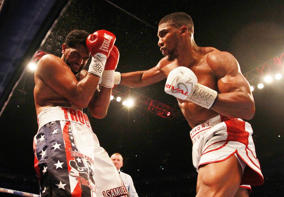  Anthony Joshua flattens Dominic Breazeale in his successful IBF heavyweight title defence