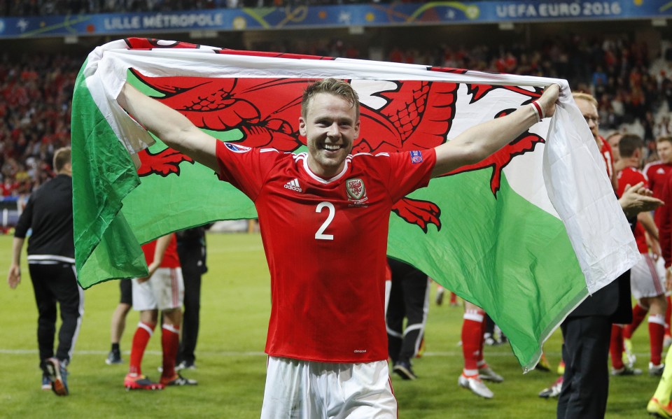  Chris Gunter believes their is a new bond between Wales fans