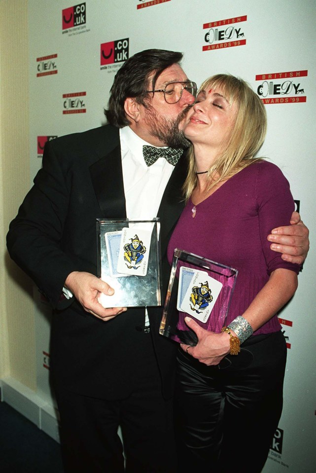 RICKY TOMLINSON British Actor and: CAROLINE AHERNE British Actress, Writer and Comedienne Seen at the British Comedy Awards 1999. (Winners of the 'Best TV Comedy Actor' and 'Actress' awards) COMPULSORY CREDIT: UPPA/Photo