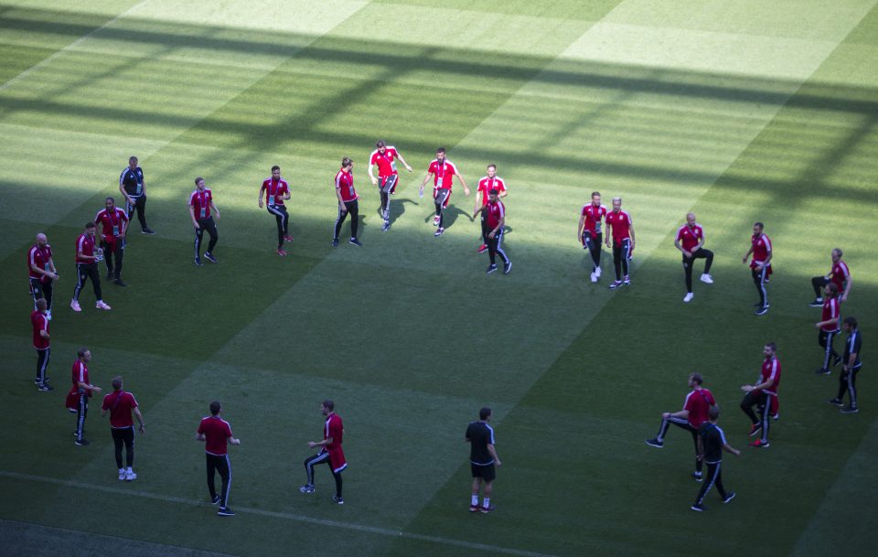  The squad did some light stretching ahead of the semi-final