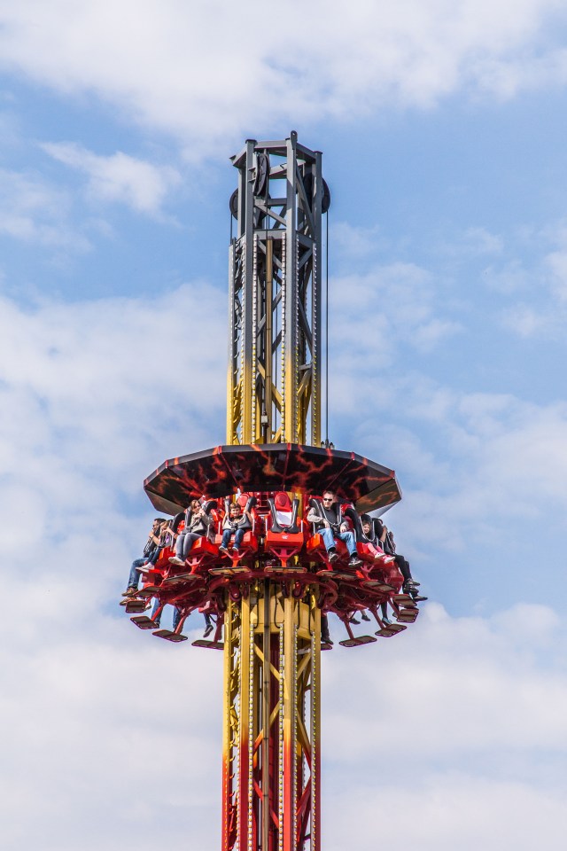  Paultons Park put in an impressive showing, boasting rides perfect for younger kids and older thrillseekers alike