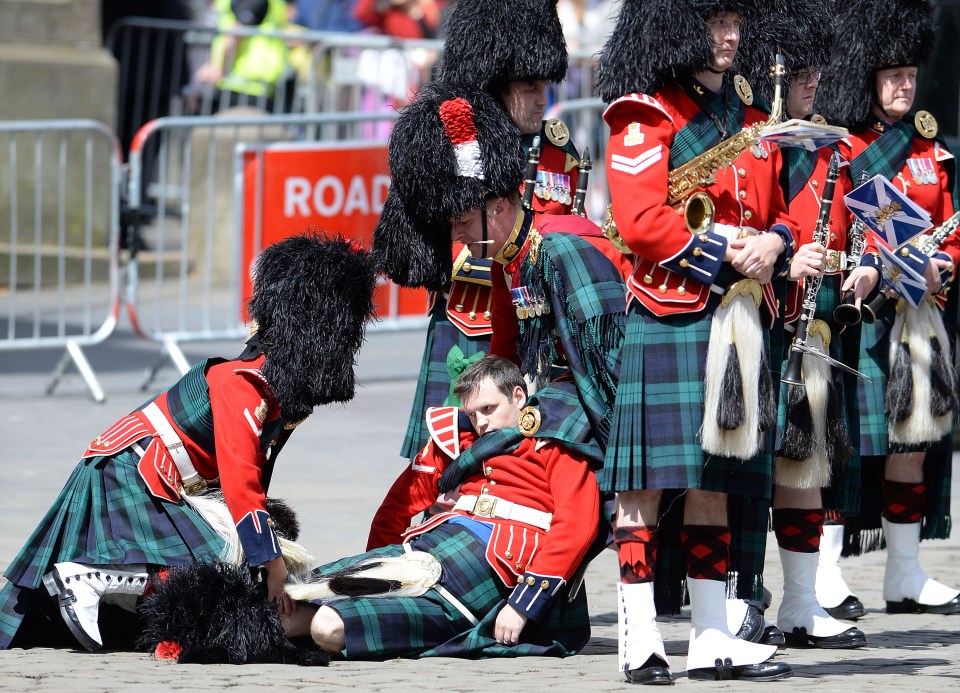  The soldier fainted in front of three generations of Royals