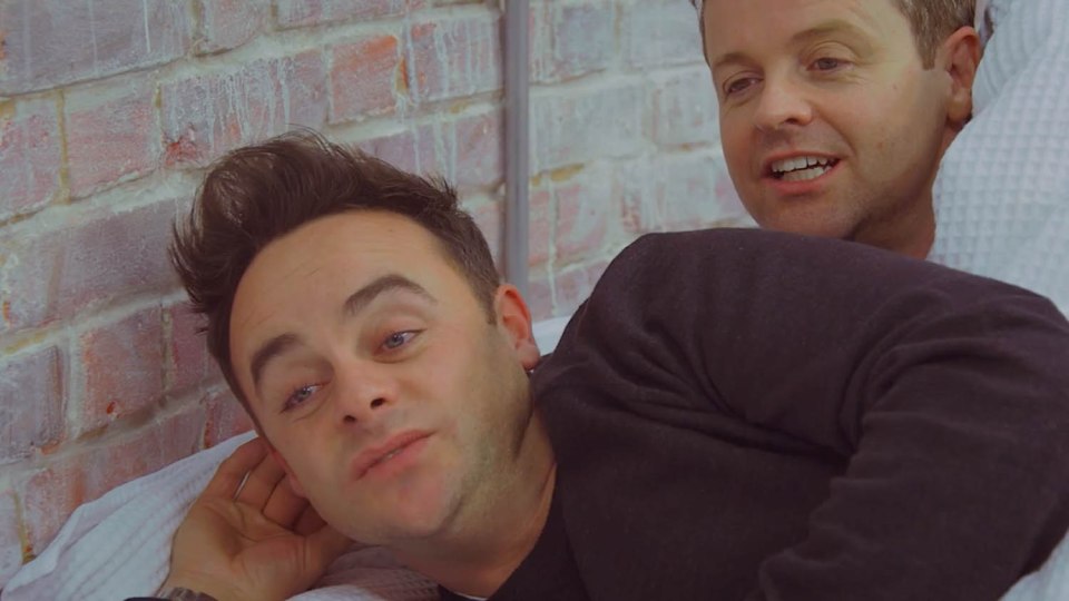  Now we know who the big spoon and little spoon are in Ant and Dec's relationship!!