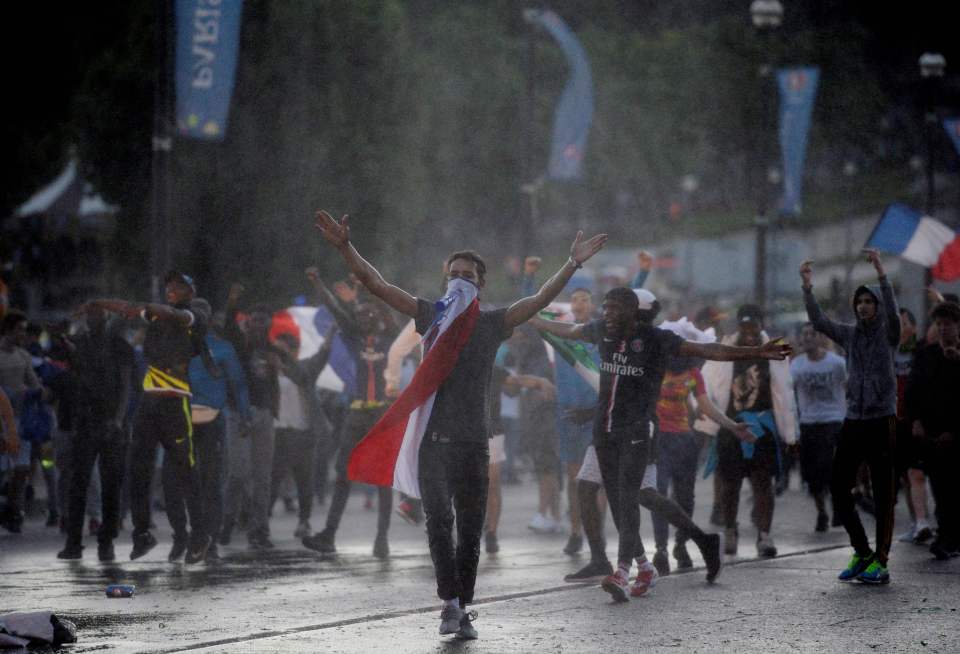  Fans attempting to enter the fan zone the Champs de Mars park