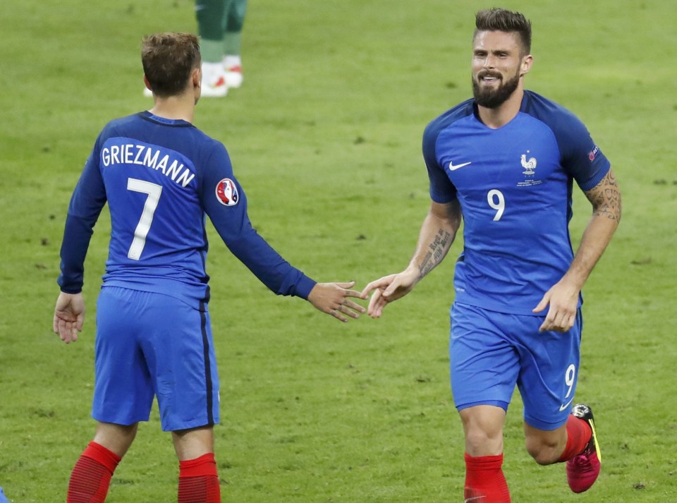  Olivier Giroud worked well with France star Antoine Griezmann