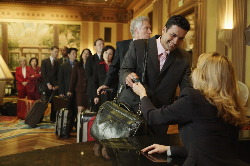 Leaving you luggage with the hotel reception does not guarantee insurance cover 