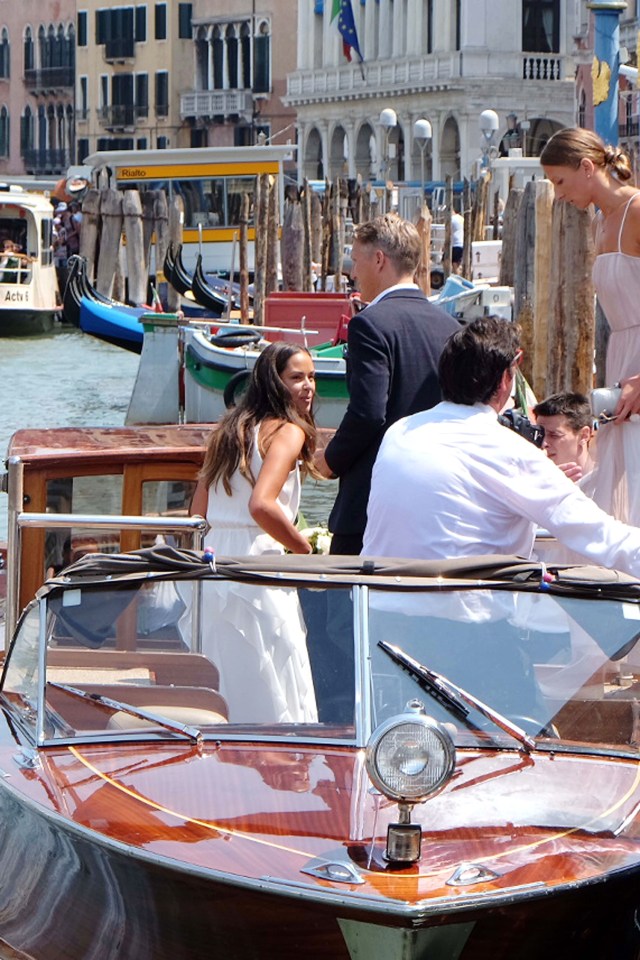  Bastian Schweinsteiger and Ana Ivanovic on a boat on the Venice waters after their wedding