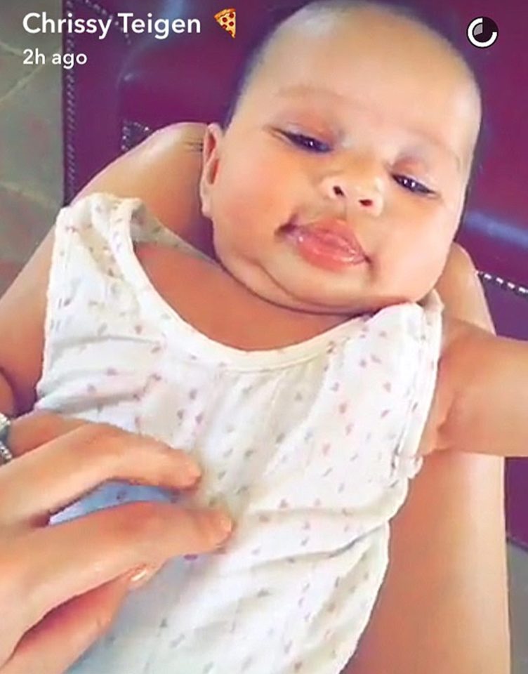  Chrissy Teigen treated fans to another glimpse of her adorable three-month-old daughter Luna