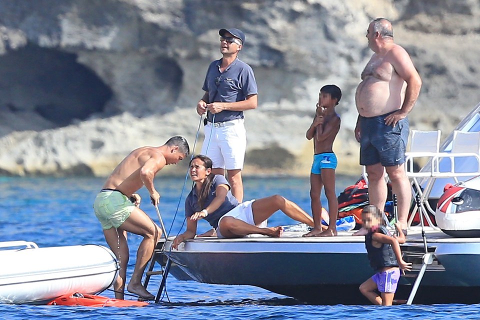  Cristiano Ronaldo enjoys some well-earned time off on a peaceful getaway