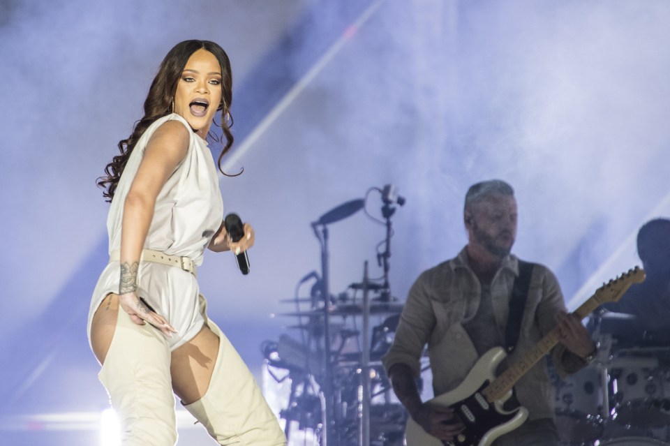  Rihanna has cancelled her show in Nice tonight