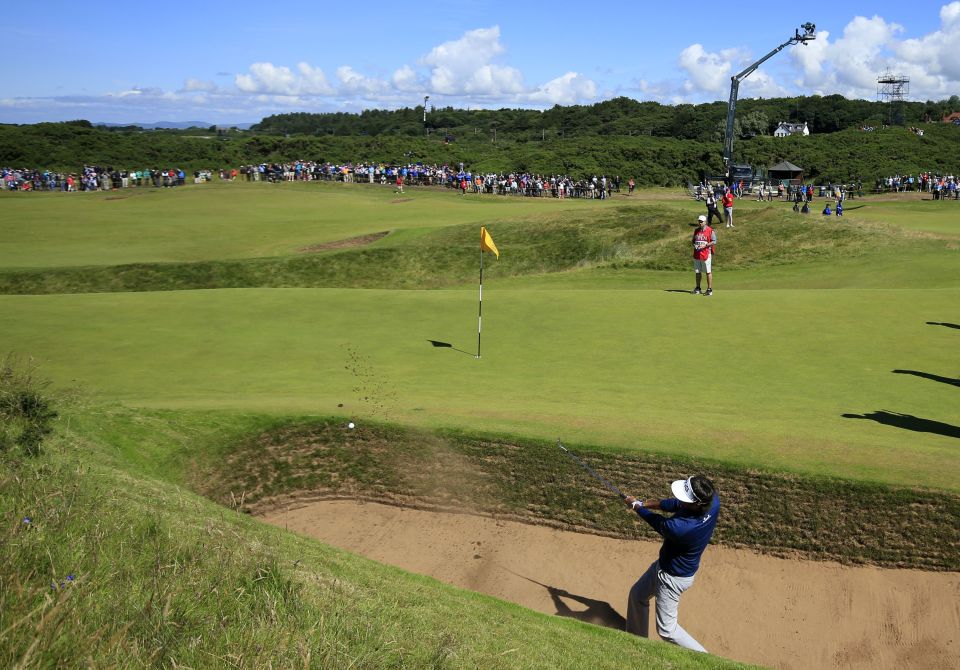  Bubba Watson drove deep into the sand and made a total pig’s ear of recovering