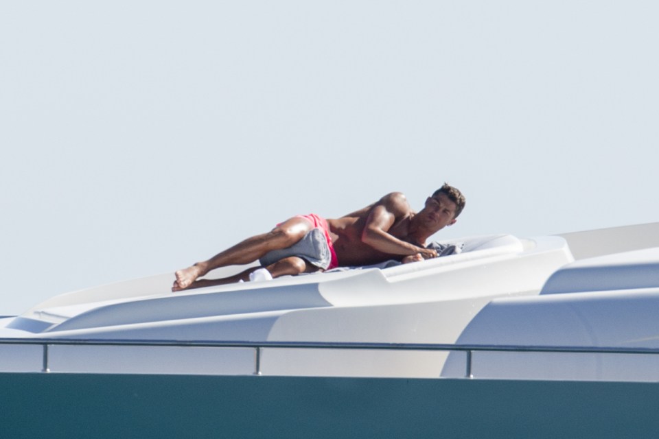  Cristiano Ronaldo ditched the leg brace to ensure an even tan all round