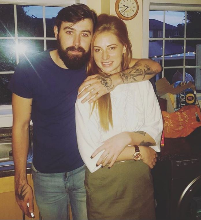  Lauren shows off her mystery man on Instagram