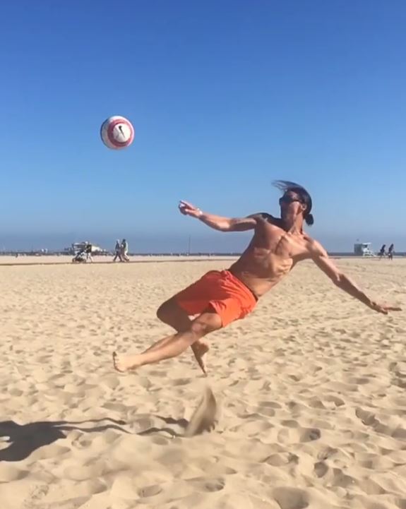  Zlatan Ibrahimovic sets himself for a spectacular overhead kick as he is filmed