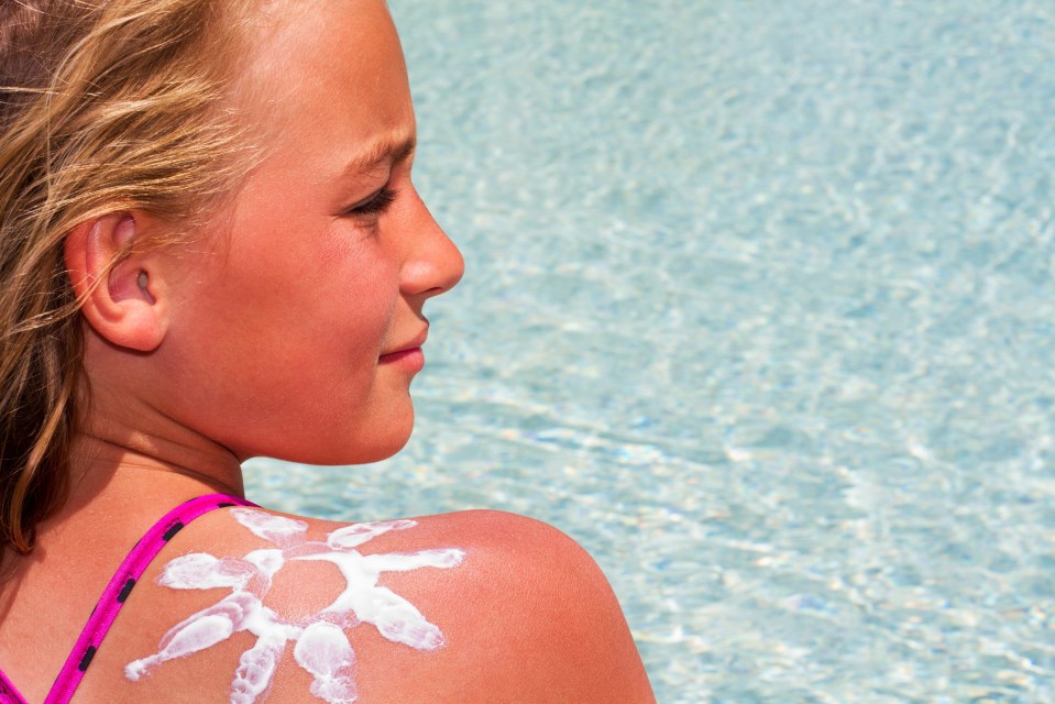  How many sunburns lead to a bigger risk of cancer?