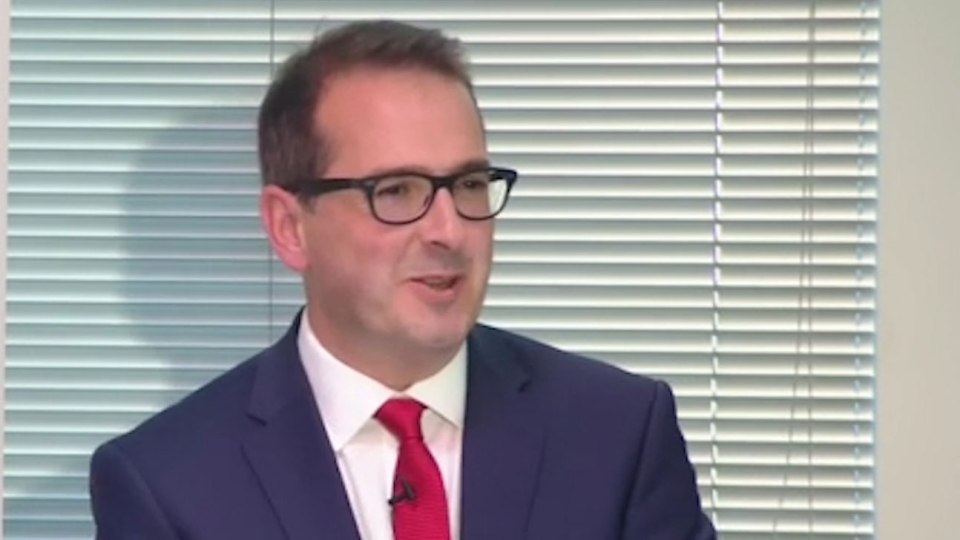 Owen Smith says he wants to 'smash' Theresa May back