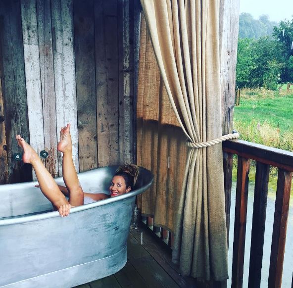 Caroline scrubbed up well by posting a cheeky bathtub pic