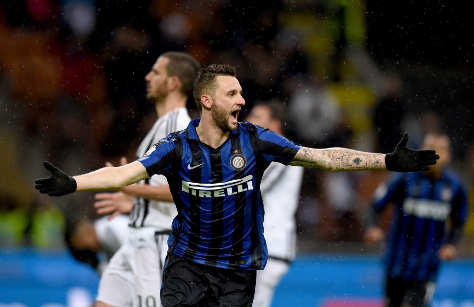 MILAN, ITALY - MARCH 02: Marcelo Brozovic of FC Internazionale #77 celebrates after scoring the third goal during the TIM Cup match between FC Internazionale Milano and Juventus FC at Stadio Giuseppe Meazza on March 2, 2016 in Milan, Italy. (Photo by Claudio Villa - Inter/Inter via Getty Images)