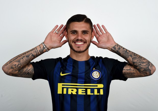 COMO, ITALY - AUGUST 16: Mauro Icardi of FC Internazionale poses during the official portrait session at Appiano Gentile on August 16, 2016 in Como, Italy. (Photo by Claudio Villa - Inter/Inter via Getty Images)