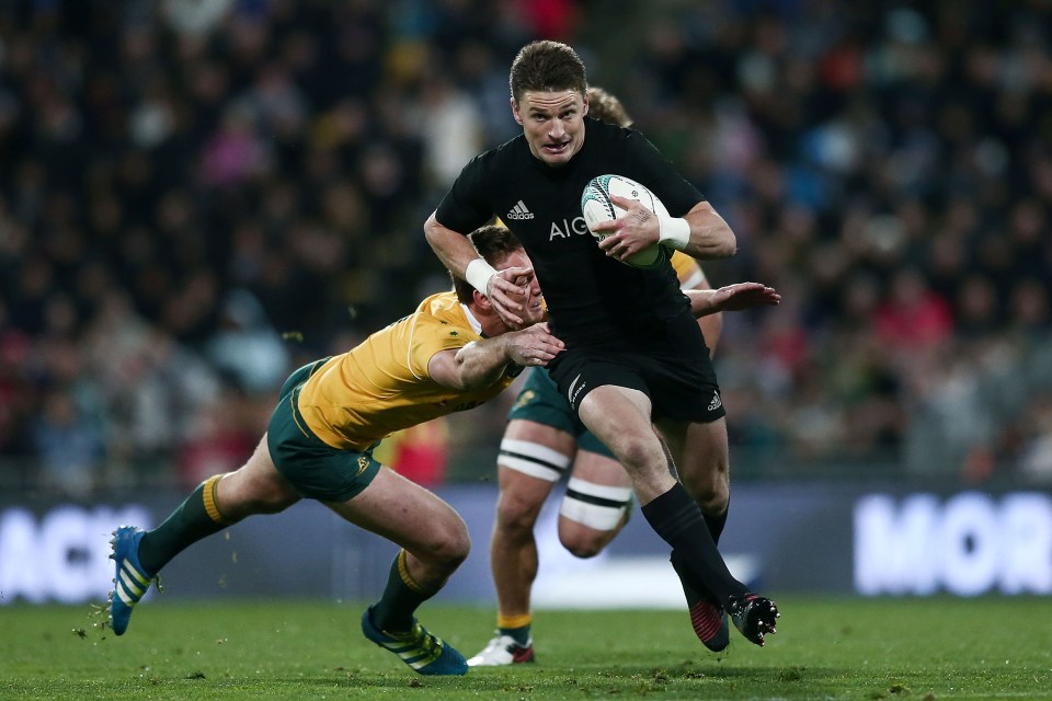 WELLINGTON, NEW ZEALAND - AUGUST 27: Beauden Barrett of New Zealand makes a break against Dane Haylett-Petty of Australia during the Bledisloe Cup Rugby Championship match between the New Zealand All Blacks and the Australia Wallabies at Westpac Stadium on August 27, 2016 in Wellington, New Zealand. (Photo by Anthony Au-Yeung/Getty Images)