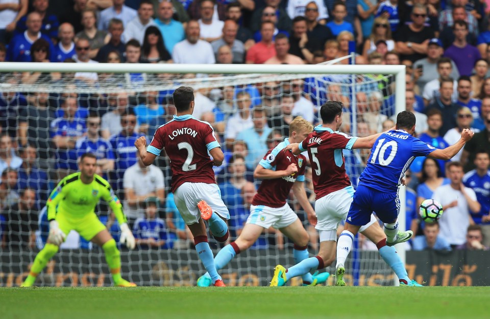 LONDON, ENGLAND - AUGUST 27: Eden Hazard of Chelsea scores his sides first goal during the Premier League match between Chelsea and Burnley at Stamford Bridge on August 27, 2016 in London, England. (Photo by Ben Hoskins/Getty Images)