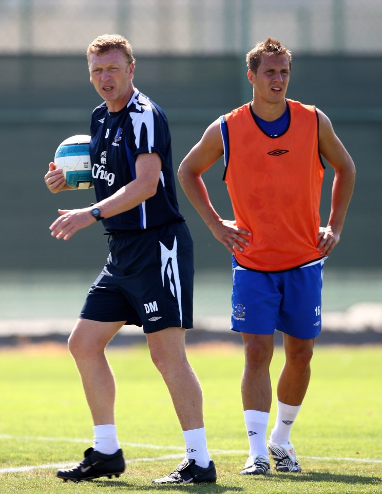  David Moyes is eyeing a reunion with Everton captain Phil Jagielka