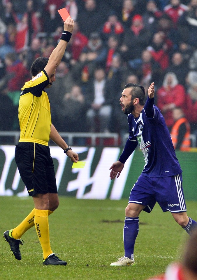  Steven Defour gets himself sent off against former club Standard Liege